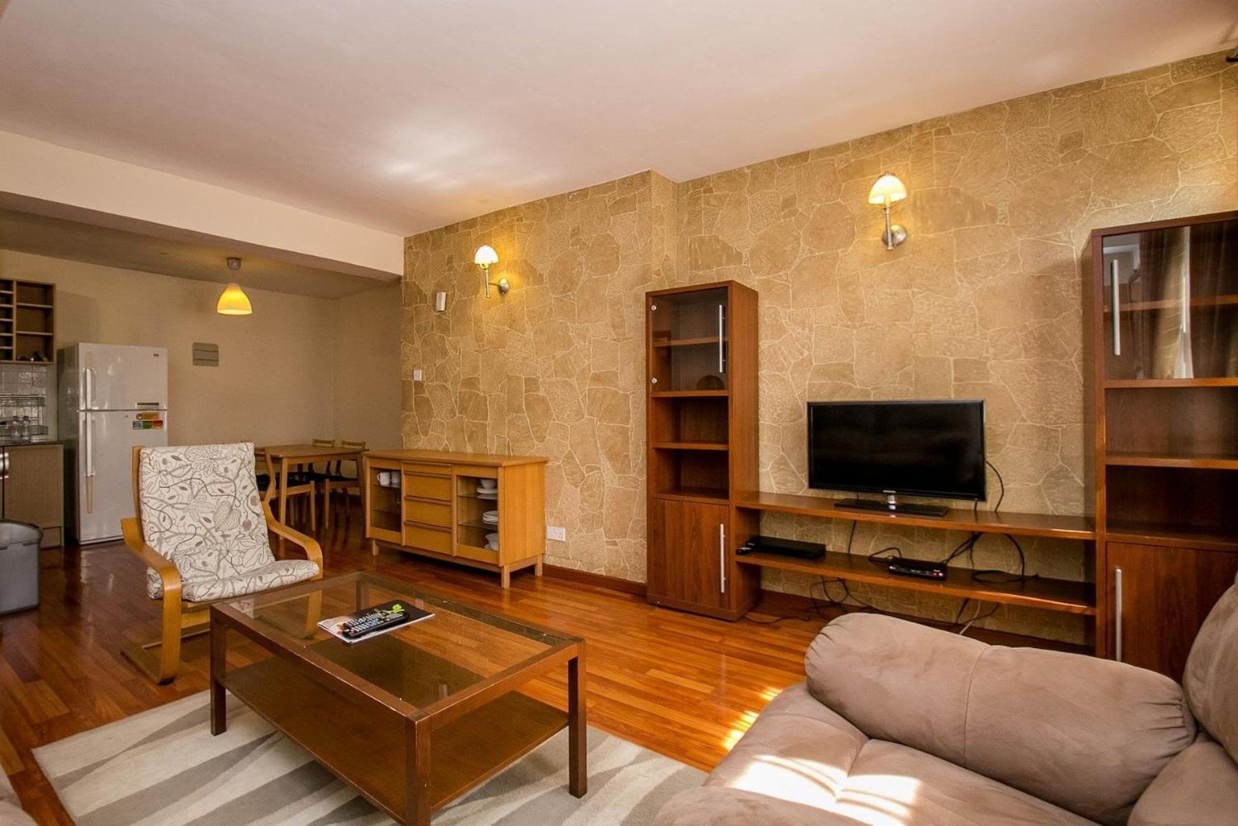 Cozy Sarit Apartment