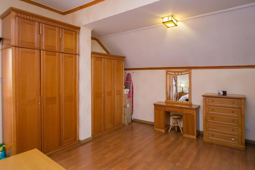 Cozy Sarit Apartment