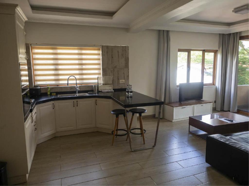 Cozy Sarit Apartment