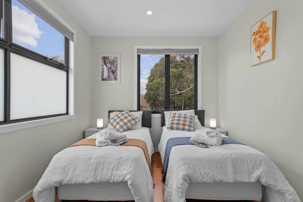 Luxury Townhouse 7km close to the City