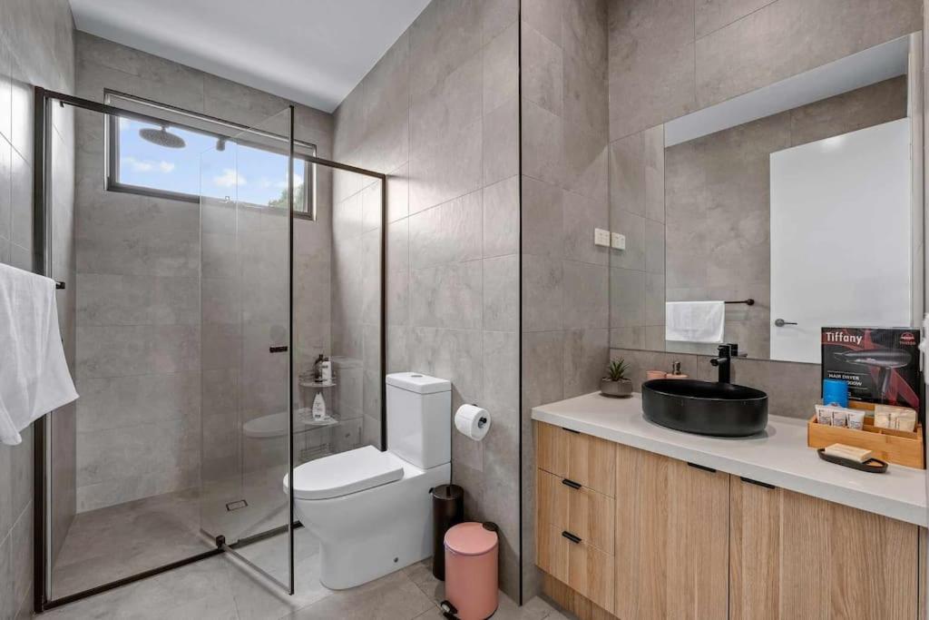 Luxury Townhouse 7km close to the City