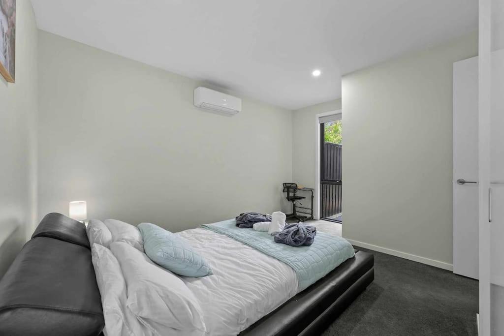 Luxury Townhouse 7km close to the City