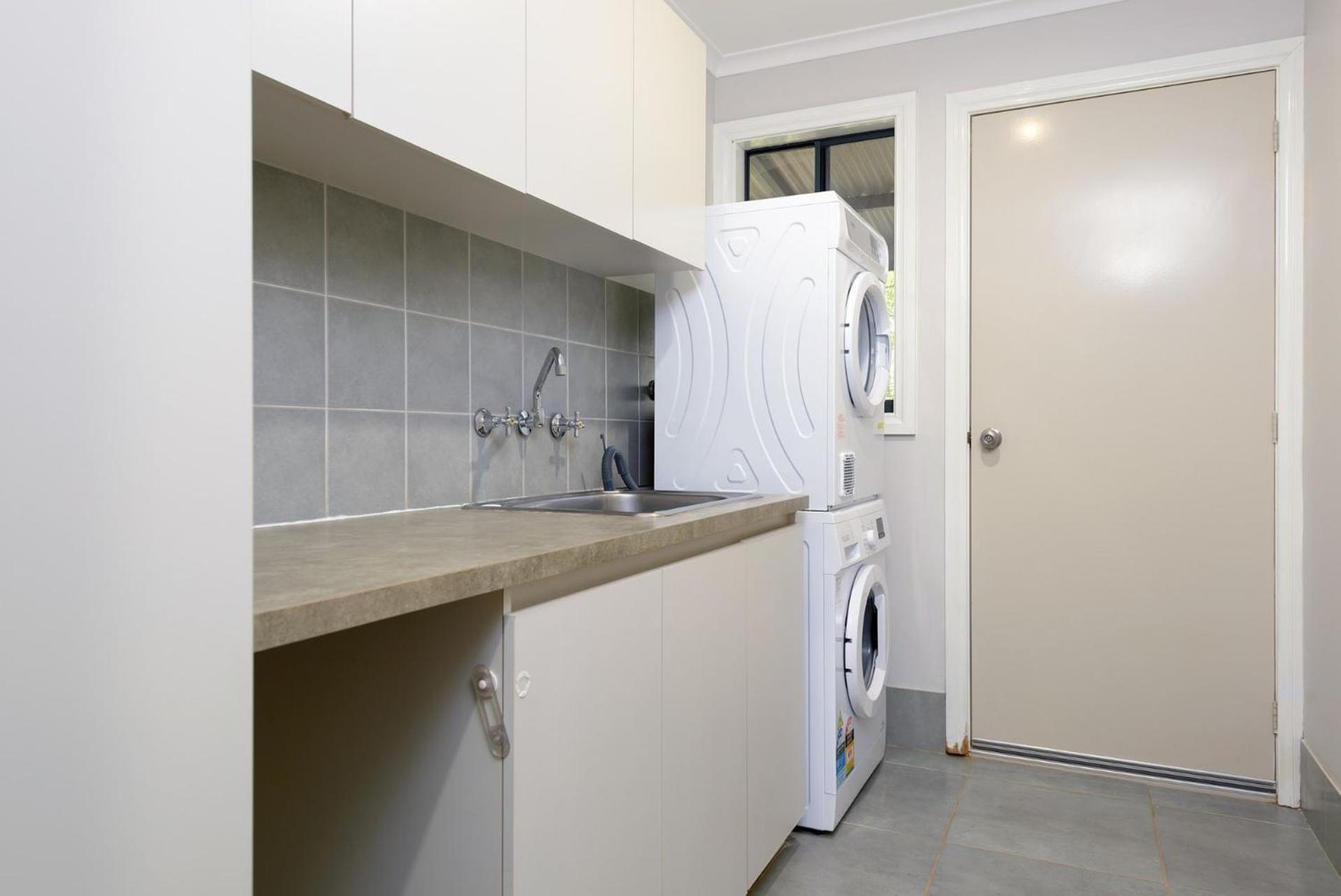 79 Nimitz Street - Pool and Pet Friendly