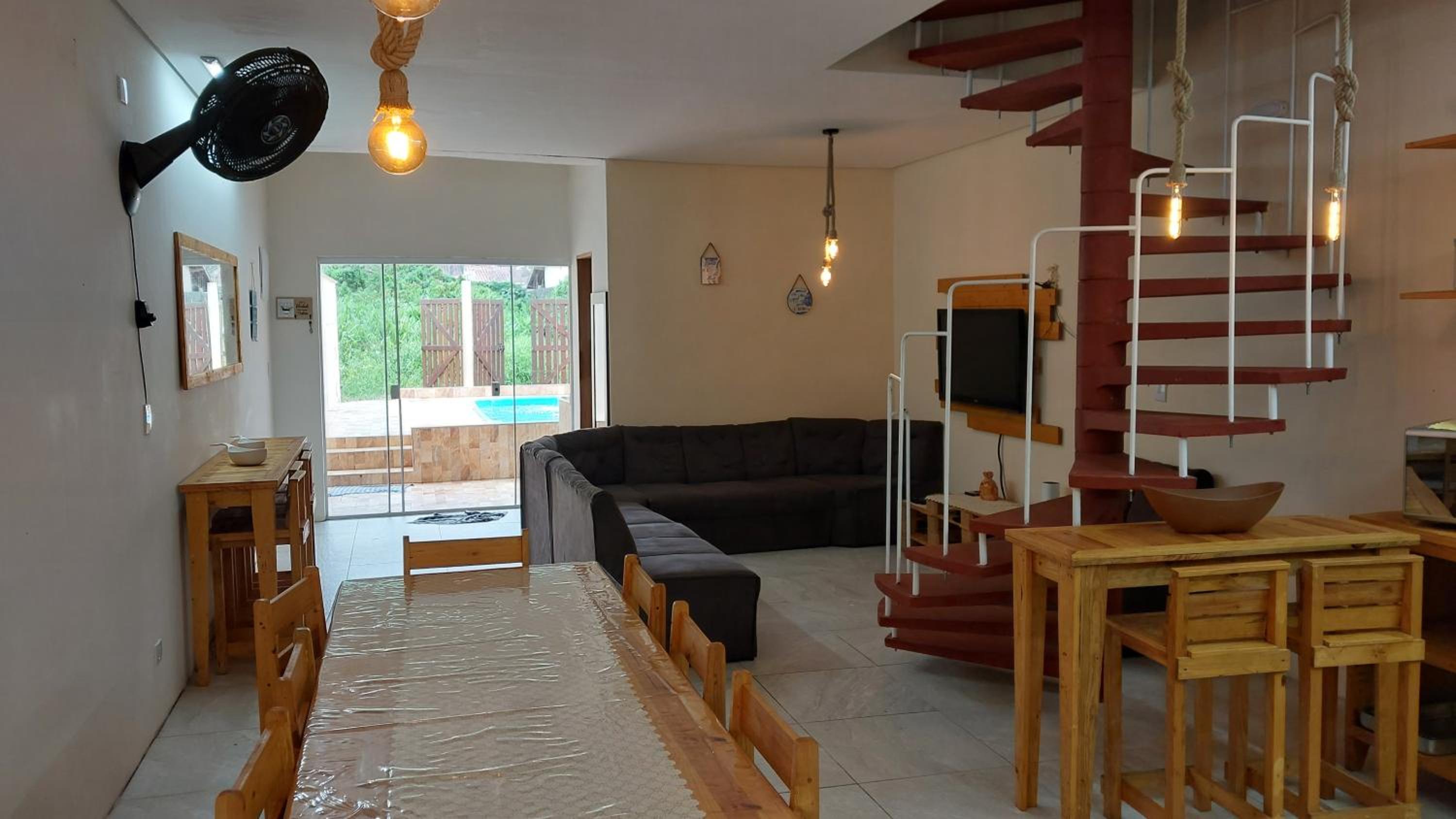 Casa na Praia do Sapê - Piscina - Churrasqueira