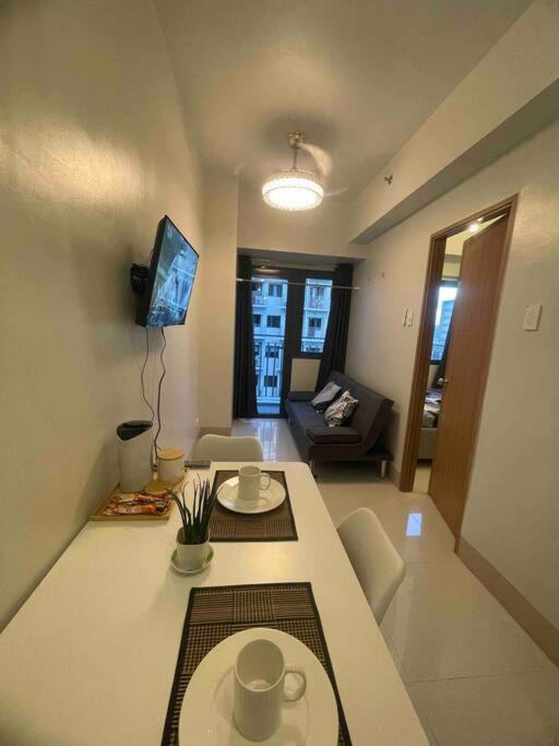 Mall of Asia Shore 3 near Airport Pasay Manila 1 Bedroom Wifi view 5