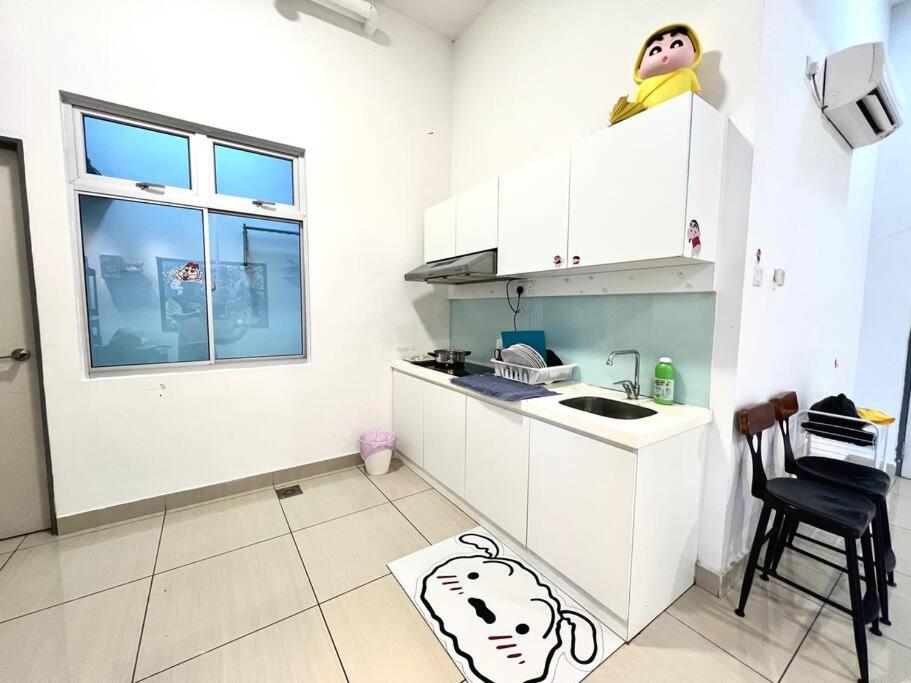 B1610 Austin Height Crayon shin chan Home By Stay
