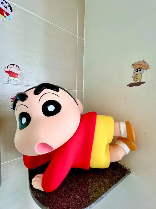 B1610 Austin Height Crayon shin chan Home By Stay