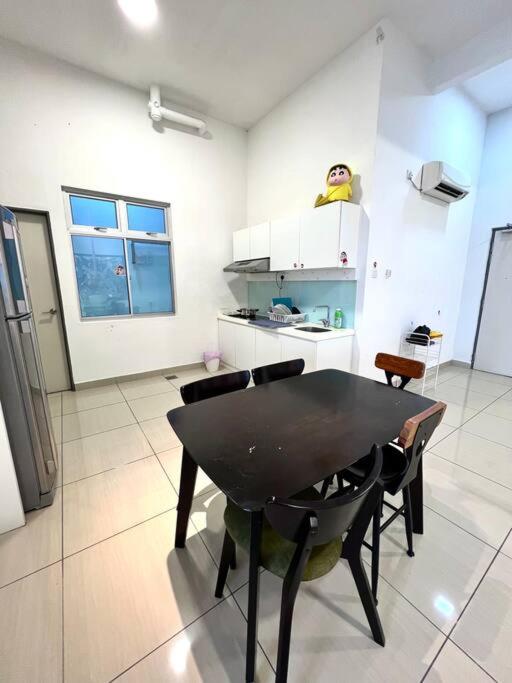 B1610 Austin Height Crayon shin chan Home By Stay