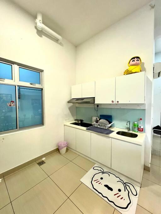 B1610 Austin Height Crayon shin chan Home By Stay
