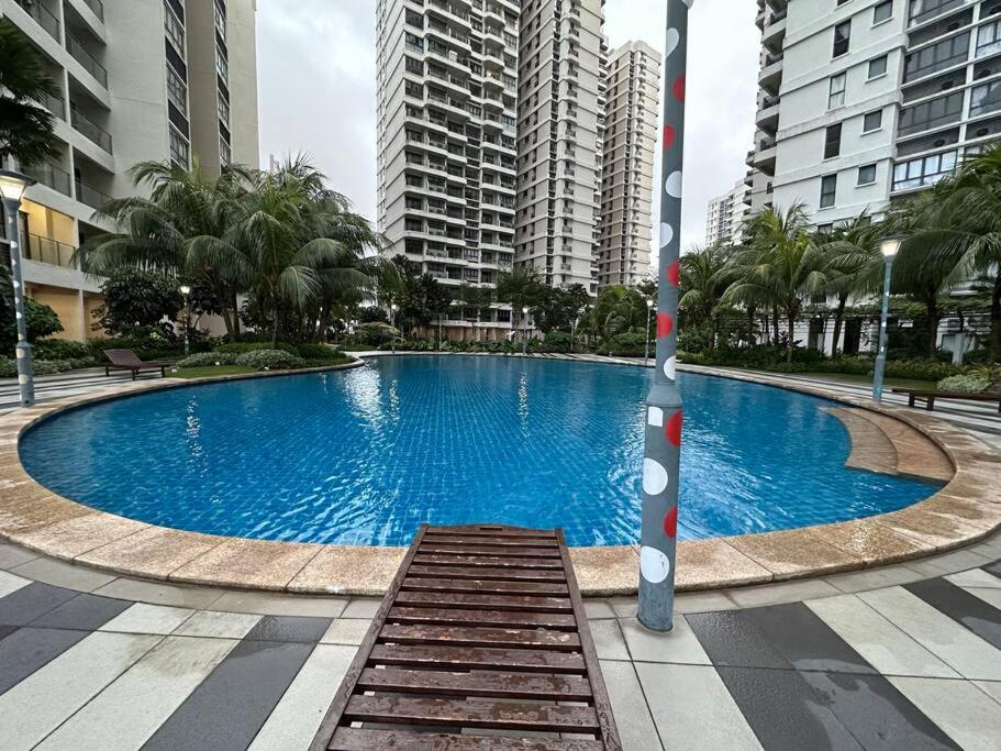 SeaView Danga Bay - Heart of City - by Cowidea