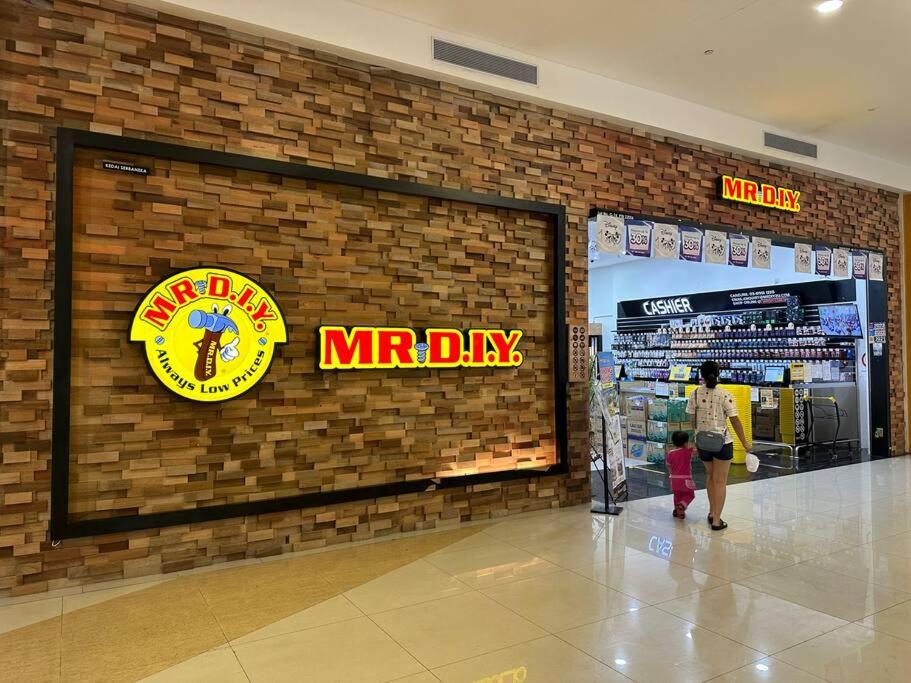 SeaView Danga Bay - Heart of City - by Cowidea