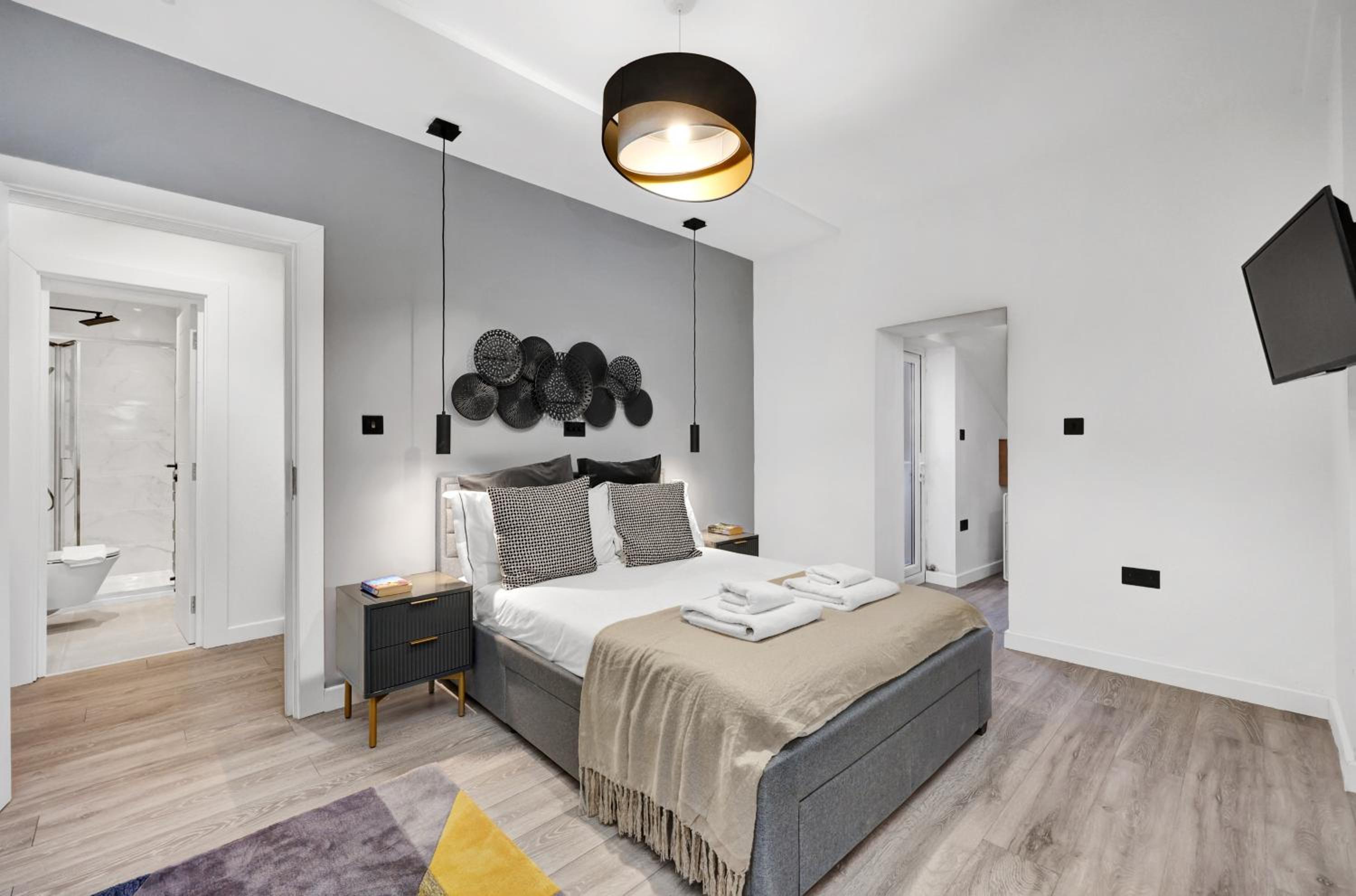 Hilldrop Apartments Short Term Rental & Flexible Renting Islington with Free WiFi, Parking & Garden