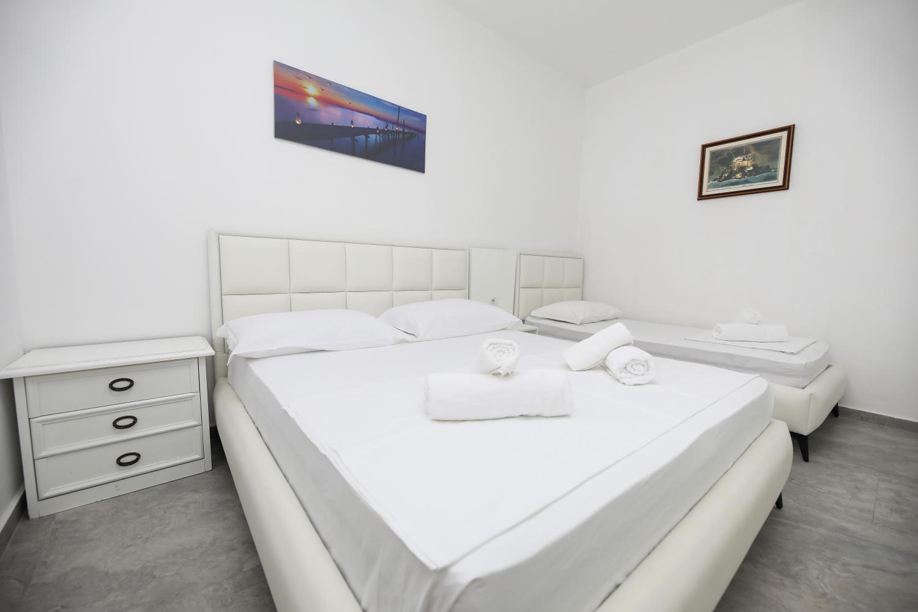 Jimi Apartments
