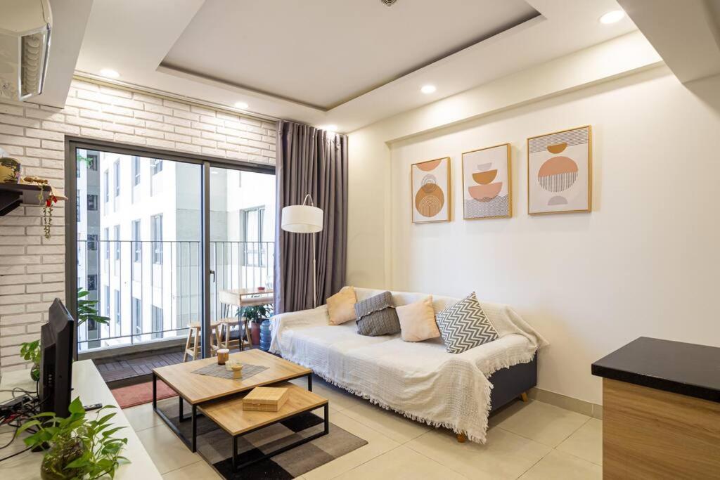 Nice Masteri ThaoDien apt near Landmark 81 2brs