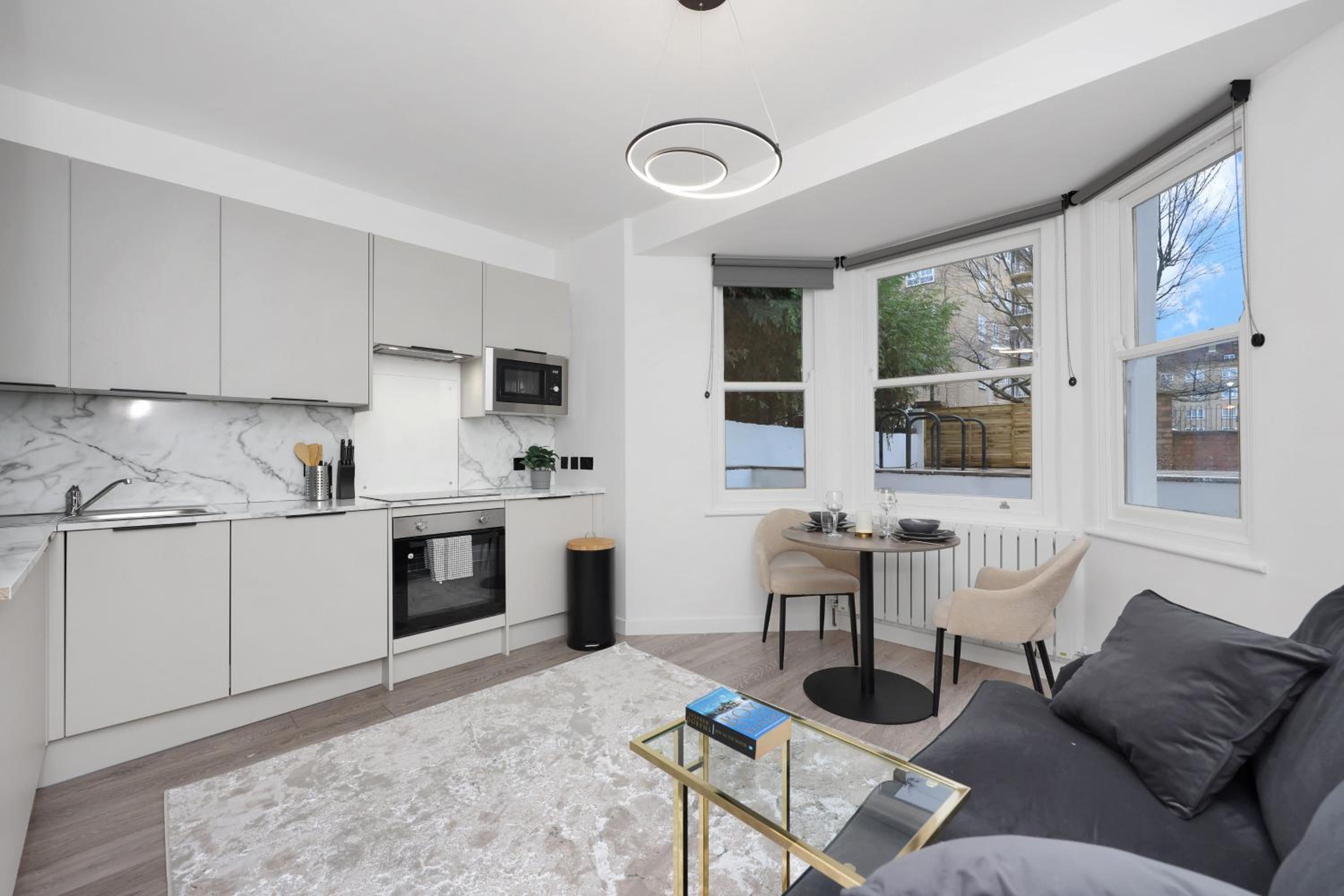 Hilldrop Apartments Short Term Rental & Flexible Renting Islington with Free WiFi, Parking & Garden