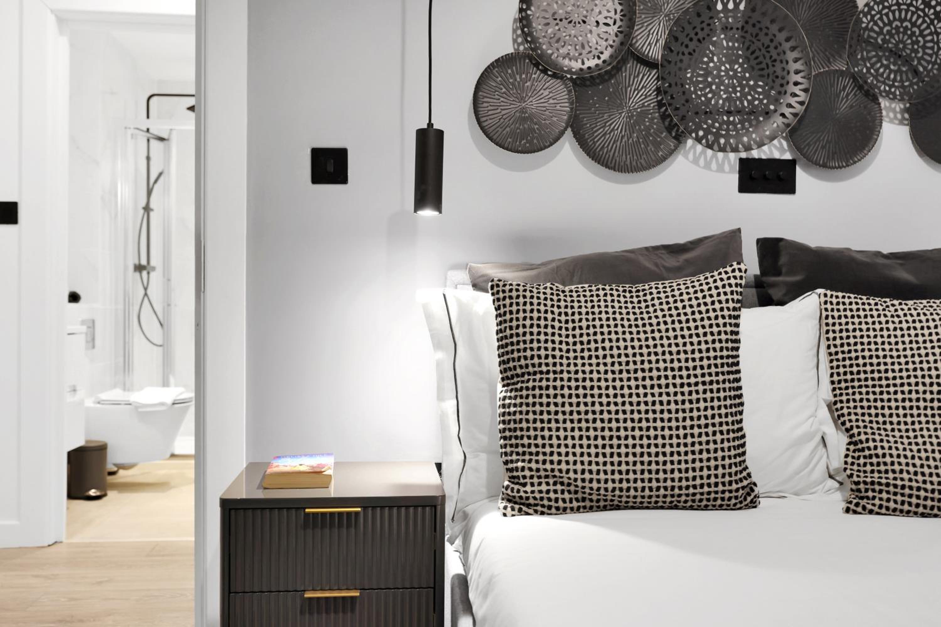 Hilldrop Apartments Short Term Rental & Flexible Renting Islington with Free WiFi, Parking & Garden