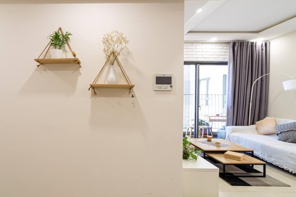 Nice Masteri ThaoDien apt near Landmark 81 2brs