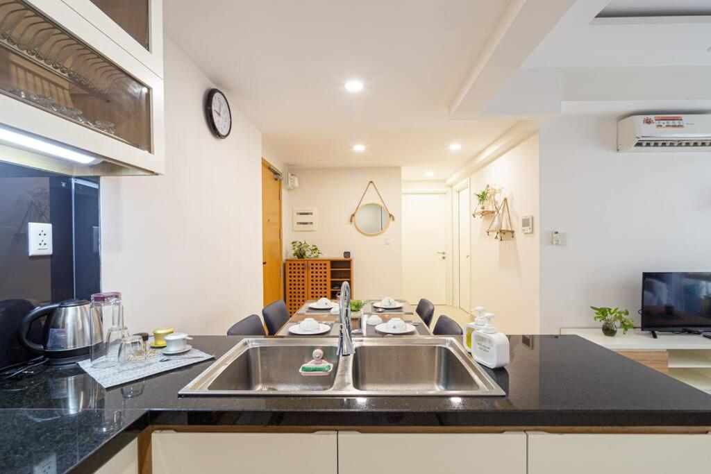 Nice Masteri ThaoDien apt near Landmark 81 2brs