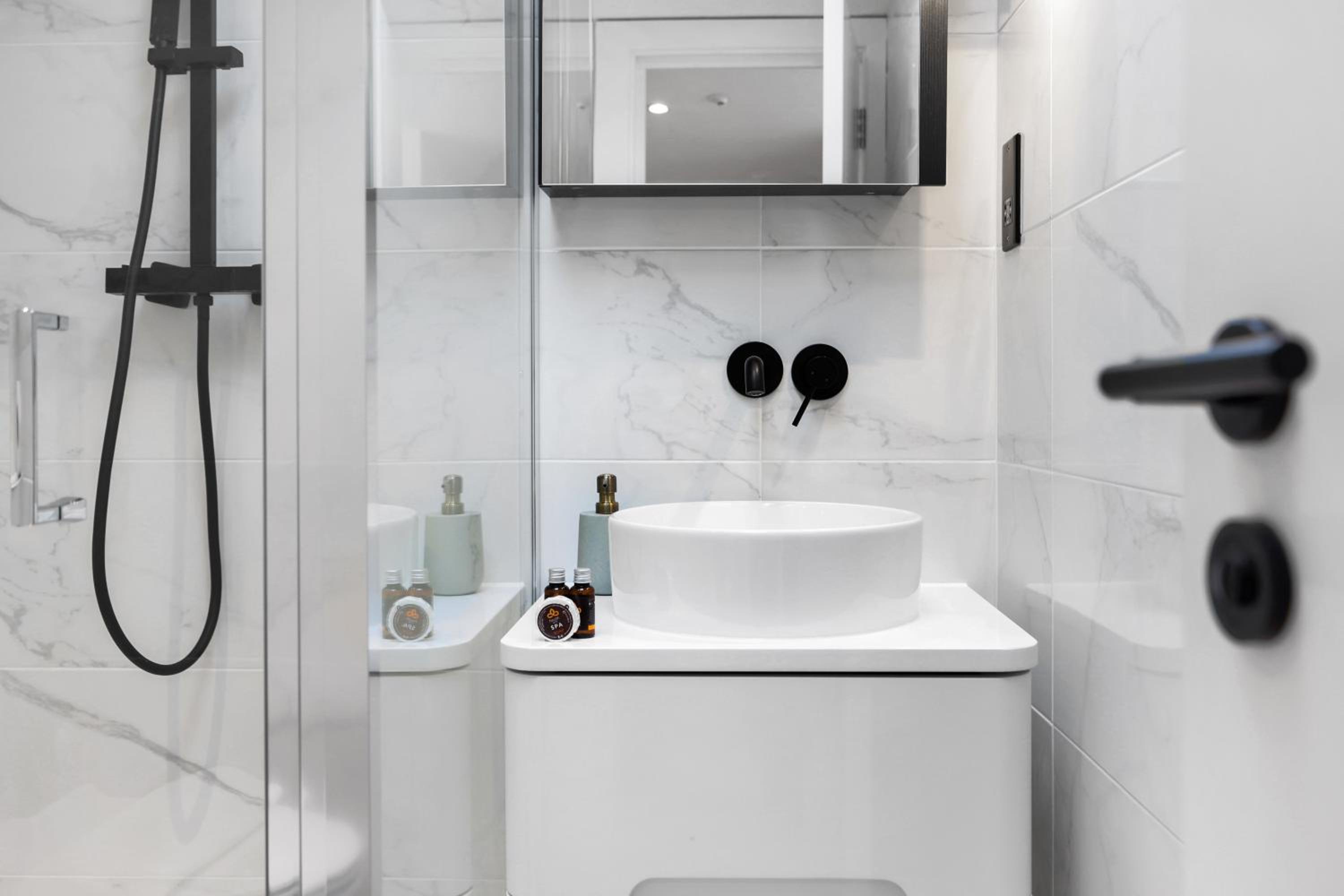 Hilldrop Apartments Short Term Rental & Flexible Renting Islington with Free WiFi, Parking & Garden