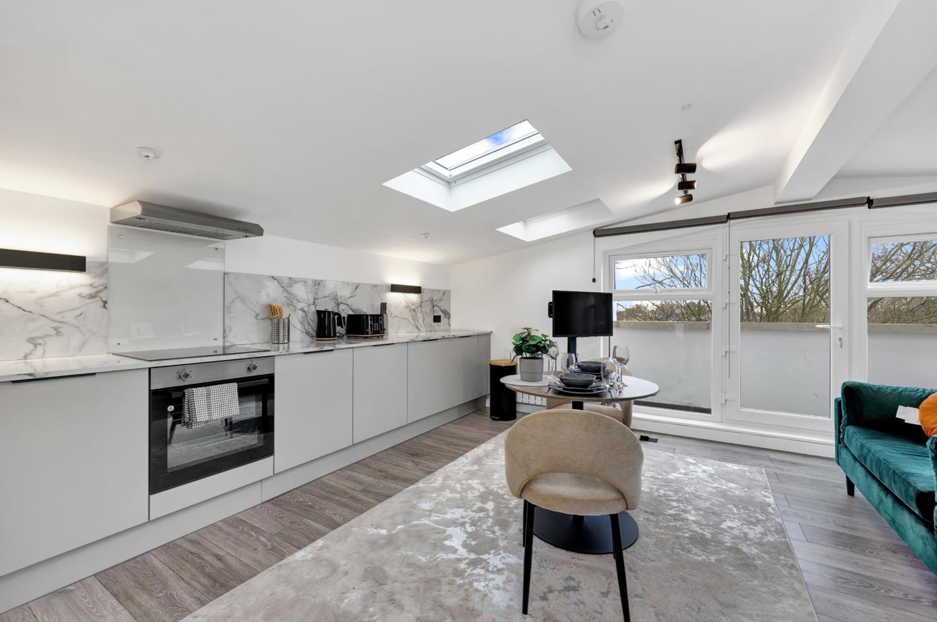 Hilldrop Apartments Short Term Rental & Flexible Renting Islington with Free WiFi, Parking & Garden