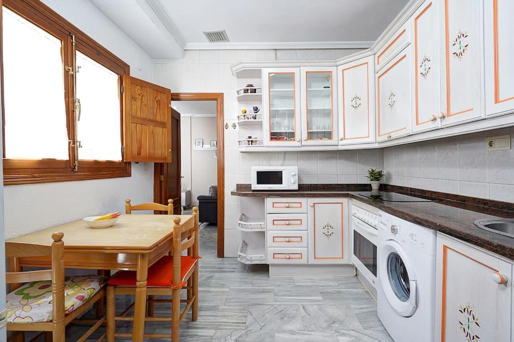 Apartamento Granada Centro. ÁTICO Ayuntamiento