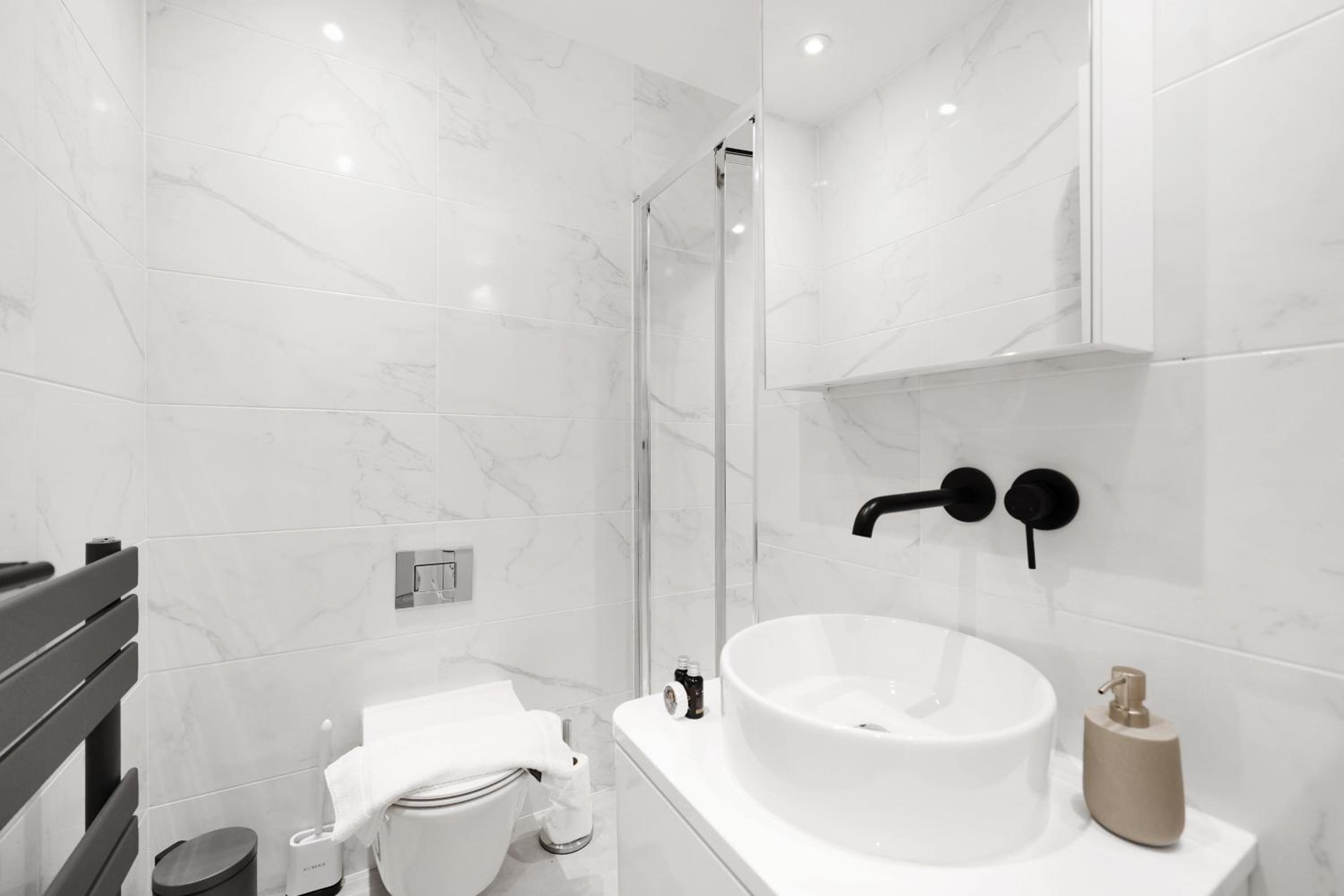Hilldrop Apartments Short Term Rental & Flexible Renting Islington with Free WiFi, Parking & Garden