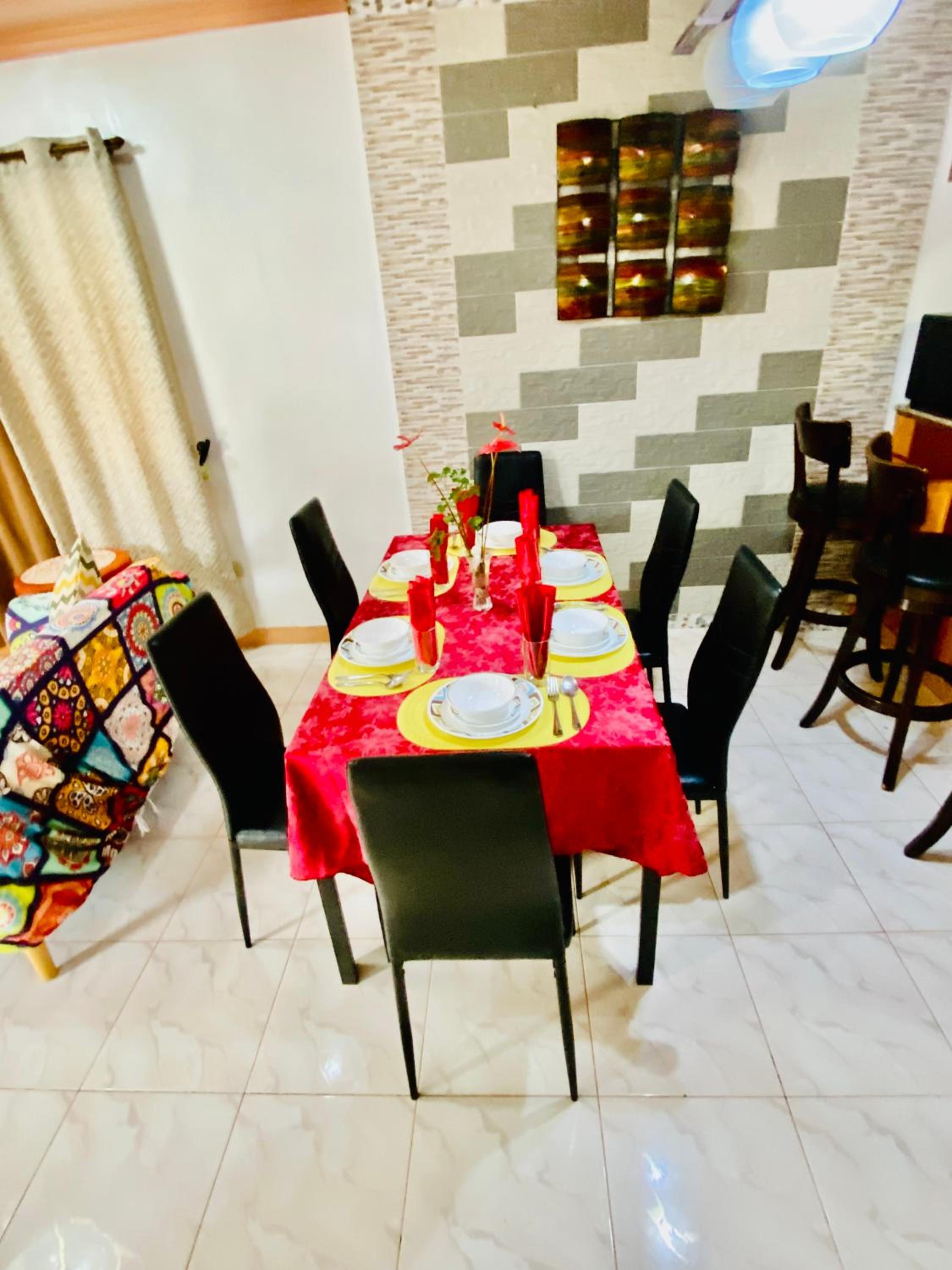 Len Staycation in Panabo 3BDR-2BR-Downstairs Wifi Netflix
