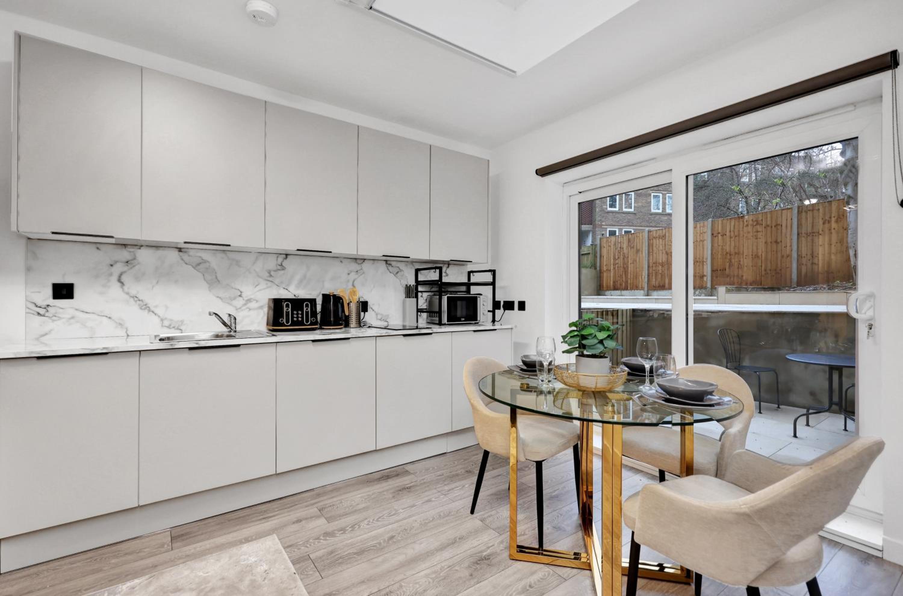 Hilldrop Apartments Short Term Rental & Flexible Renting Islington with Free WiFi, Parking & Garden