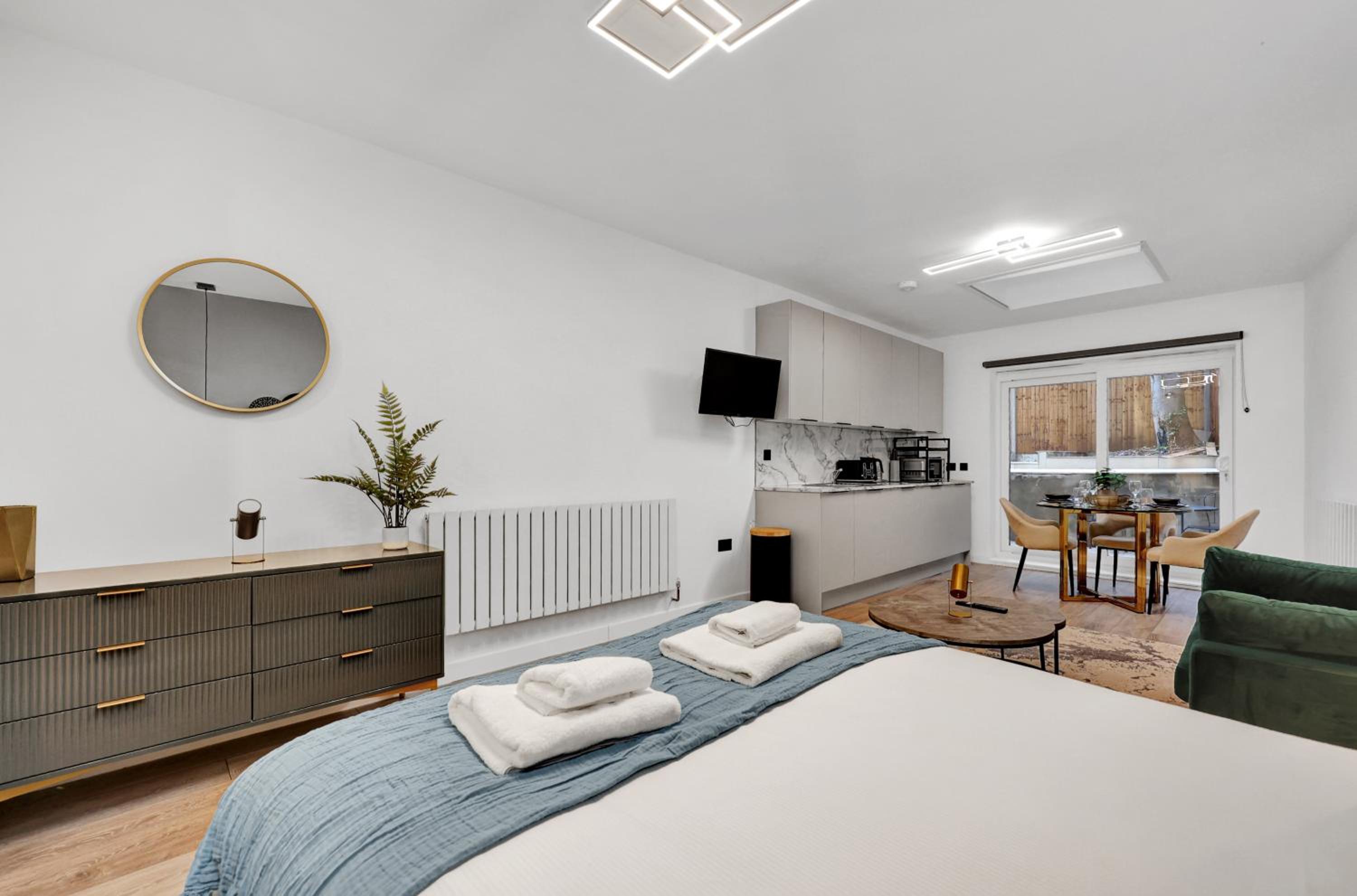 Hilldrop Apartments Short Term Rental & Flexible Renting Islington with Free WiFi, Parking & Garden