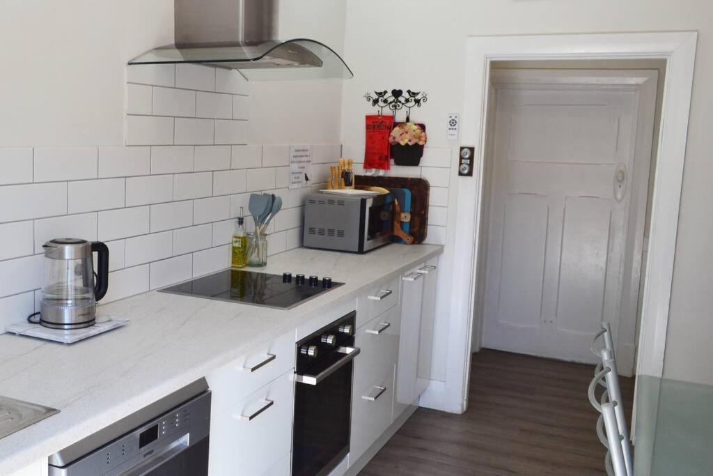 Blackbird Cottage - Stunning views & farm animals