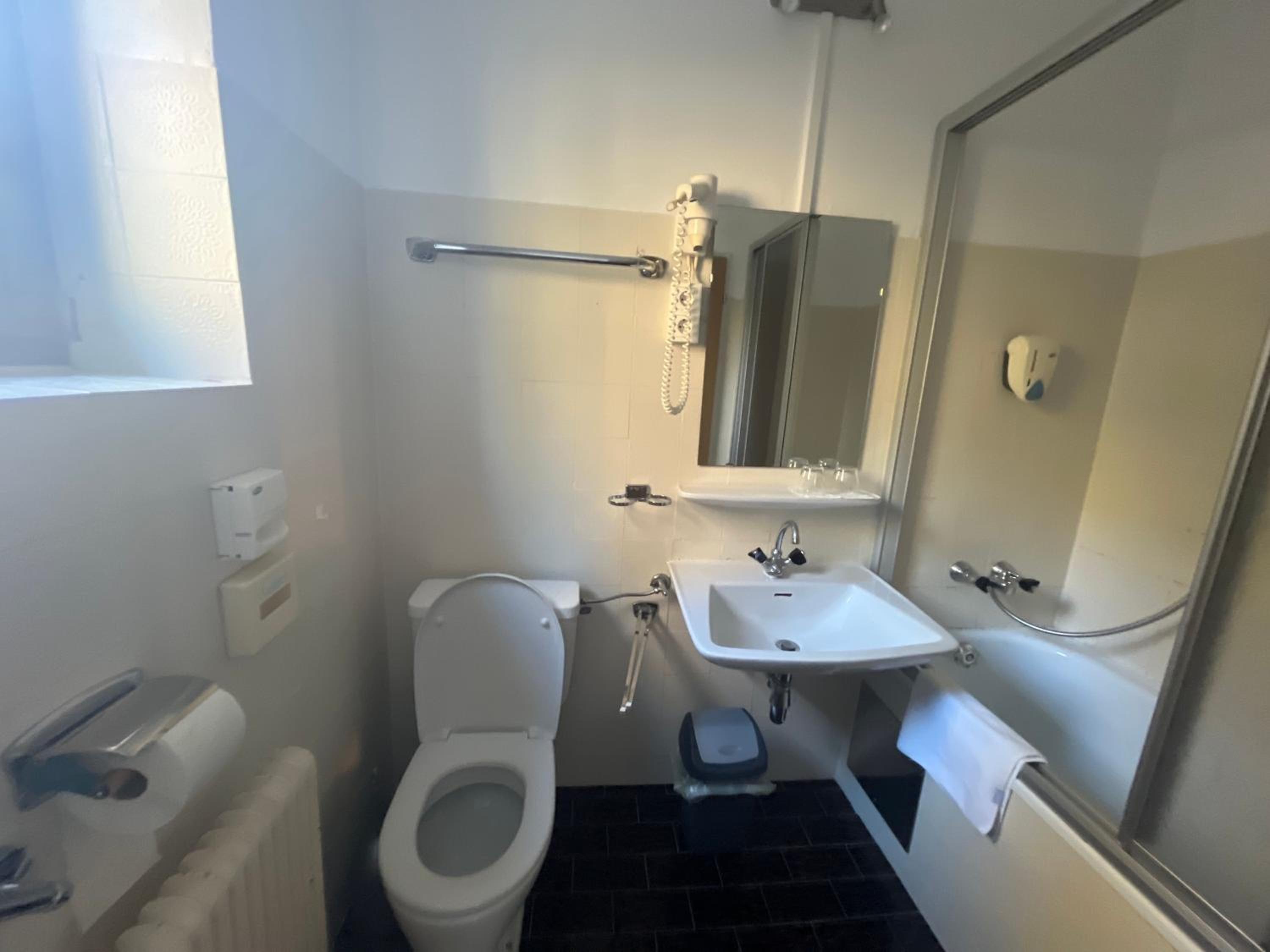 Photo 19