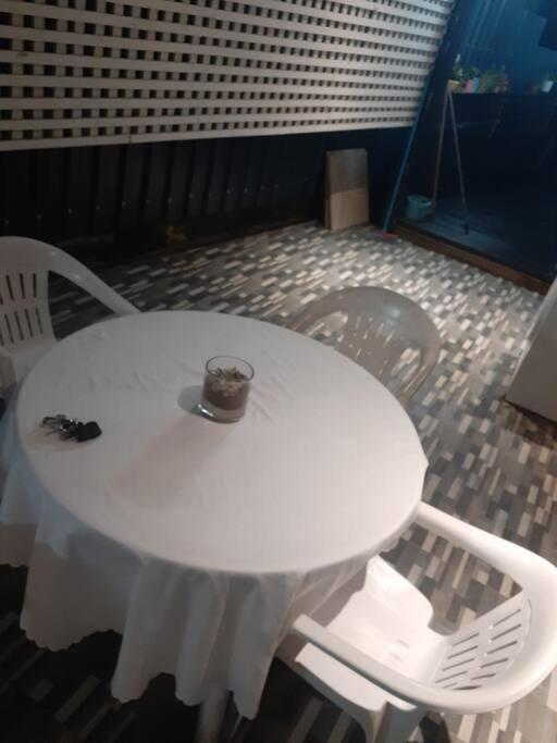 Entire 3 bedroom Fully Furnished House, 6 Guests - view 11