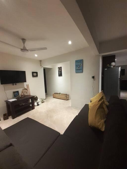 Entire 3 bedroom Fully Furnished House, 6 Guests - view 18