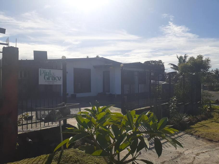 Entire 3 bedroom Fully Furnished House, 6 Guests - view 2