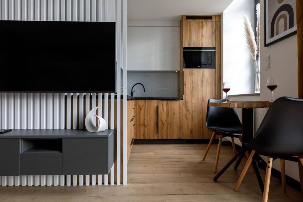 Golden Apartments Wroclaw - Stylish Loft Apartment - Great Location &Jana Pawła33