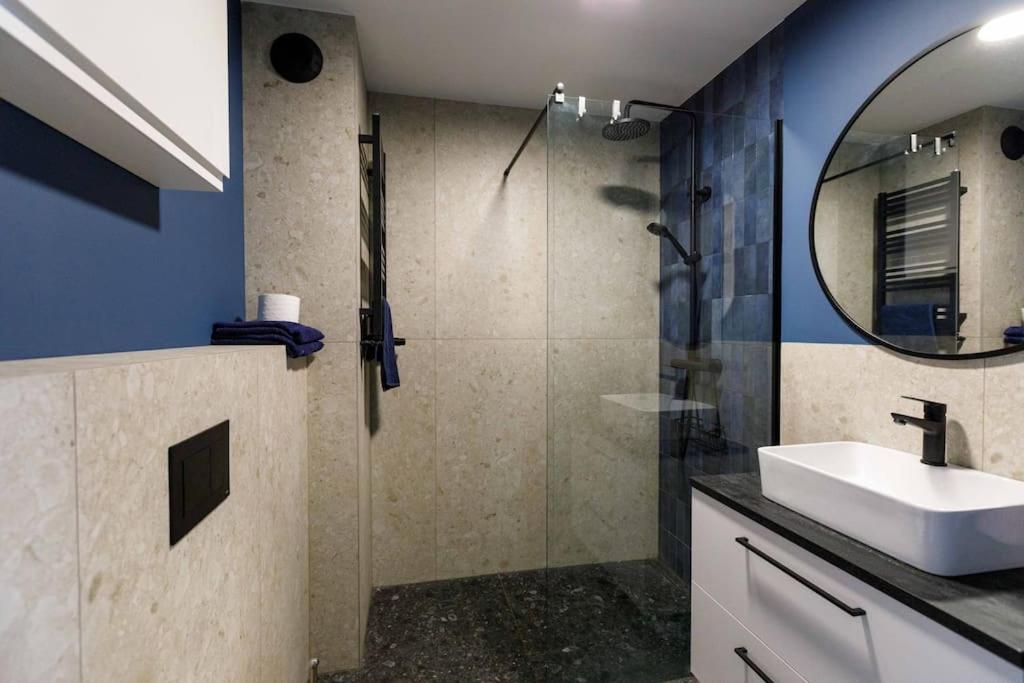 Golden Apartments Wroclaw - Stylish Loft Apartment - Great Location &Jana Pawła33