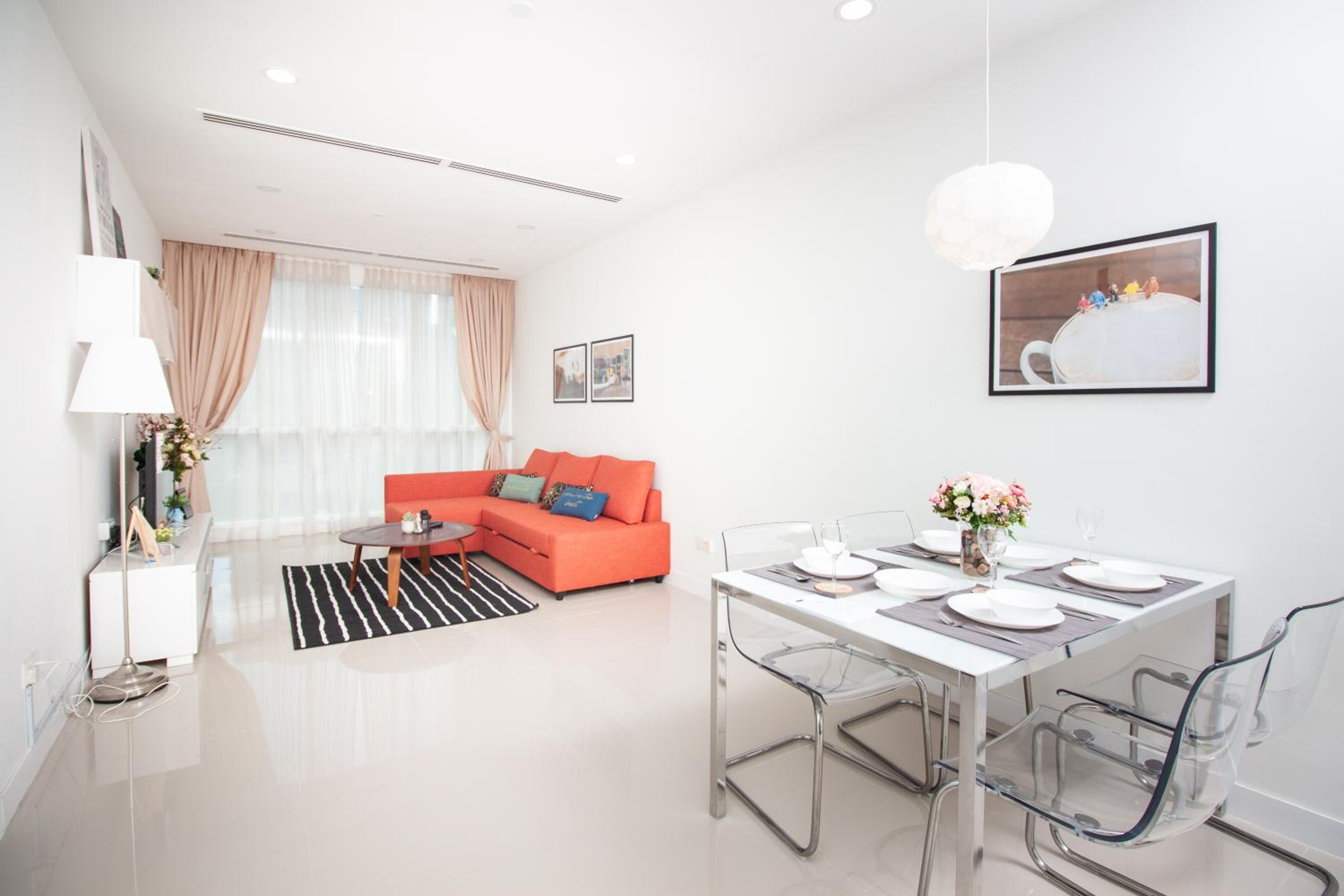 Binjai 8 by Plush