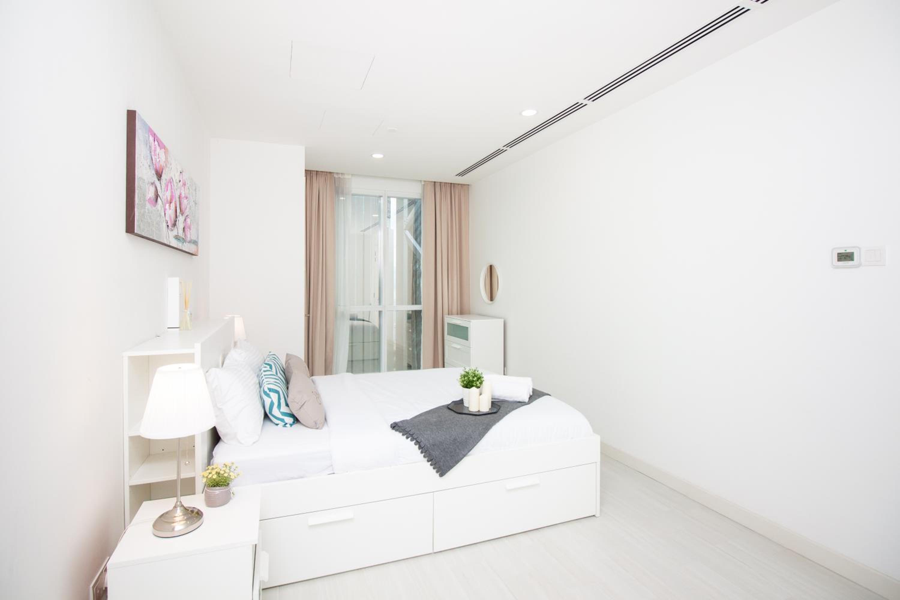 Binjai 8 by Plush
