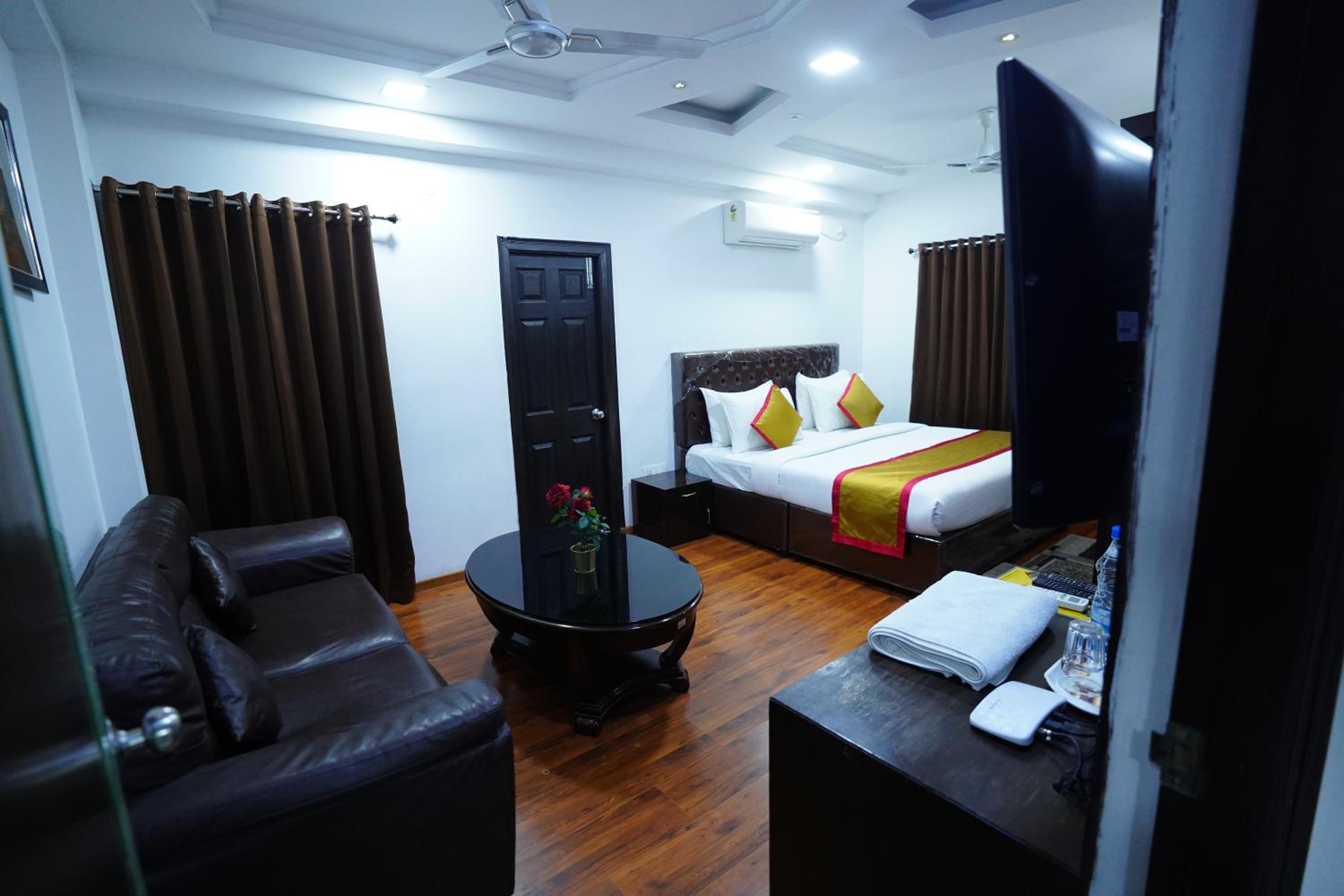 Hotel Brundavan Homes view 4