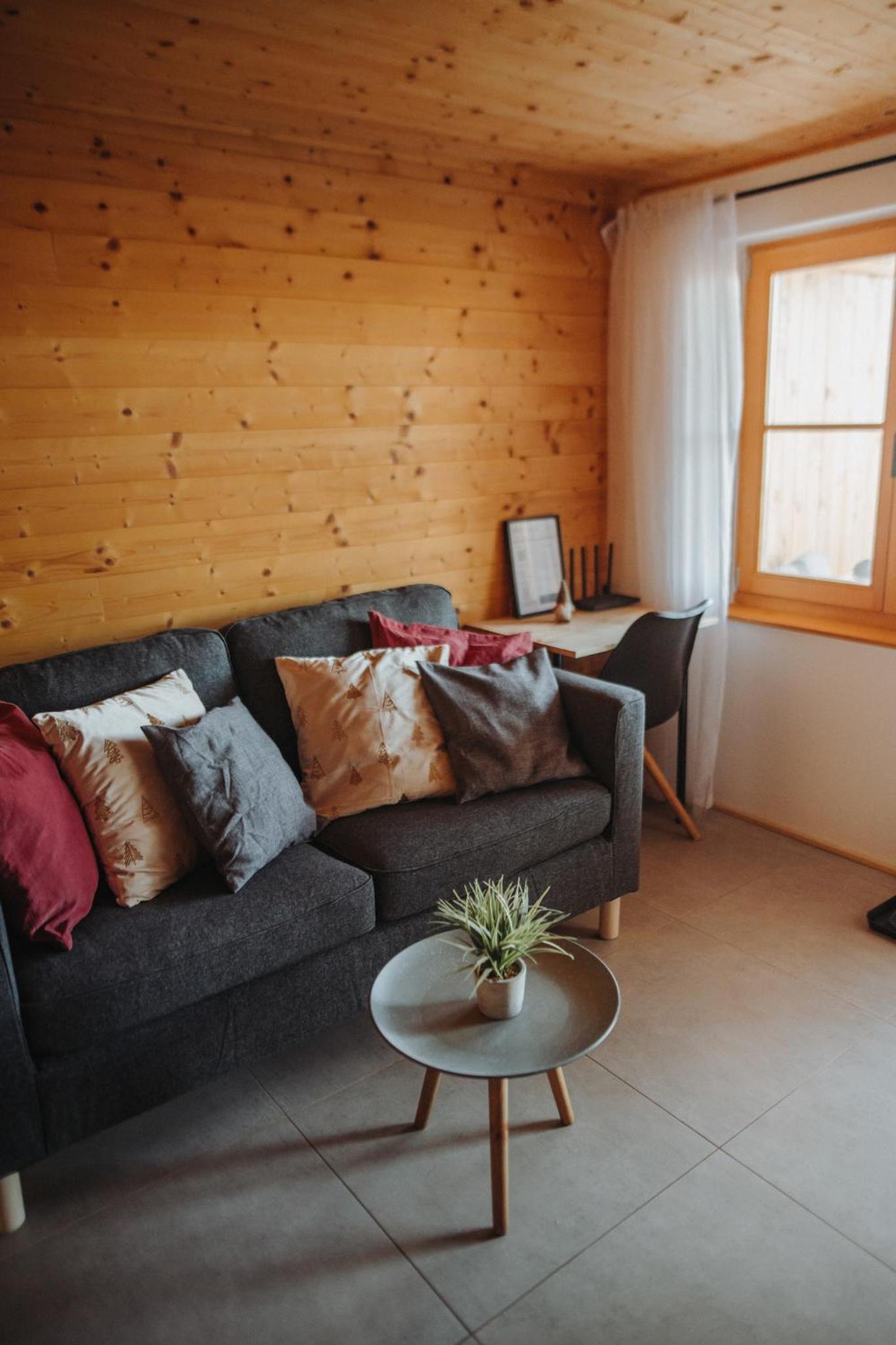 Med smrekami - Studio apartment with Chalet, Sauna and Jacuzzi