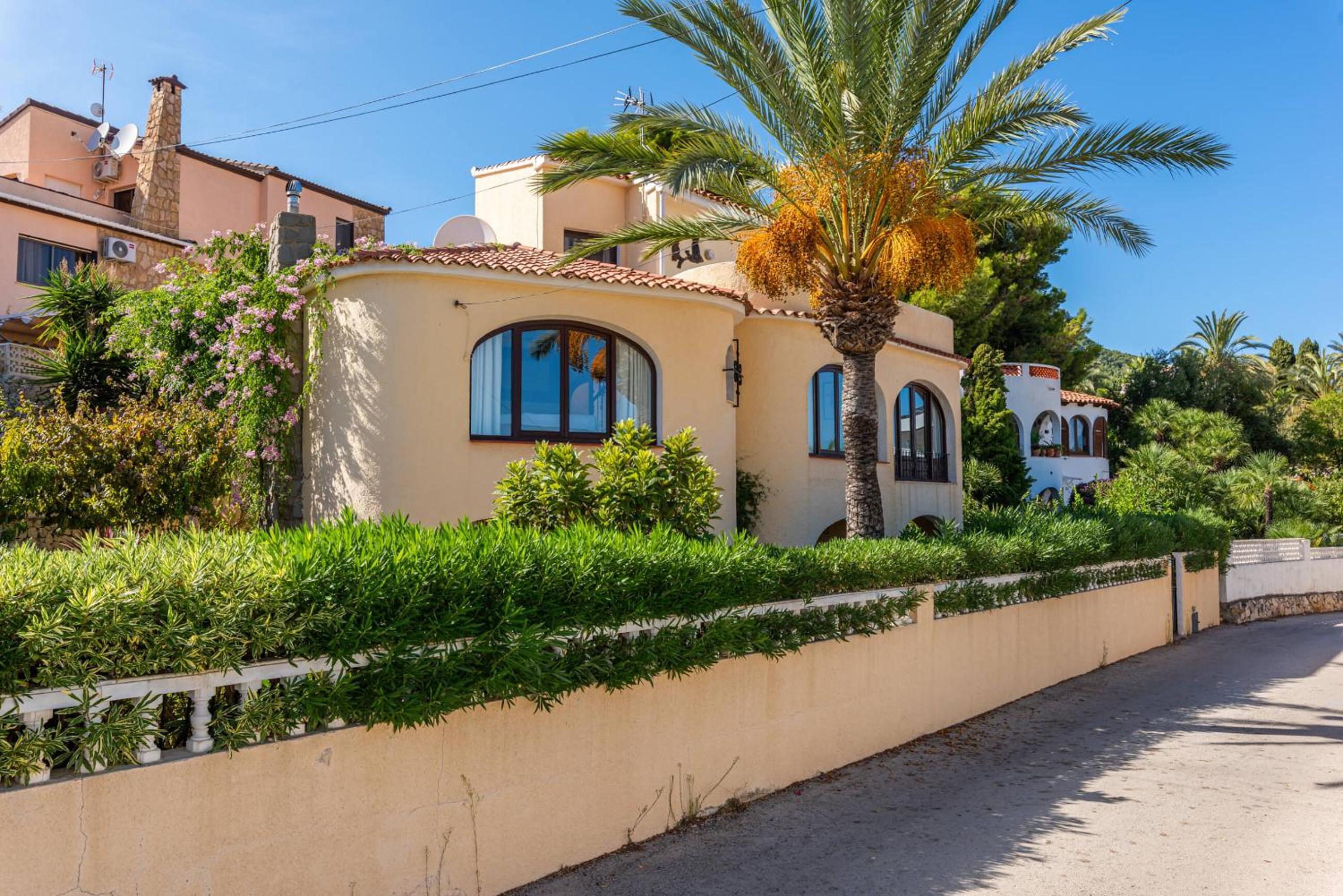 Villa Aloe - PlusHolidays view 2