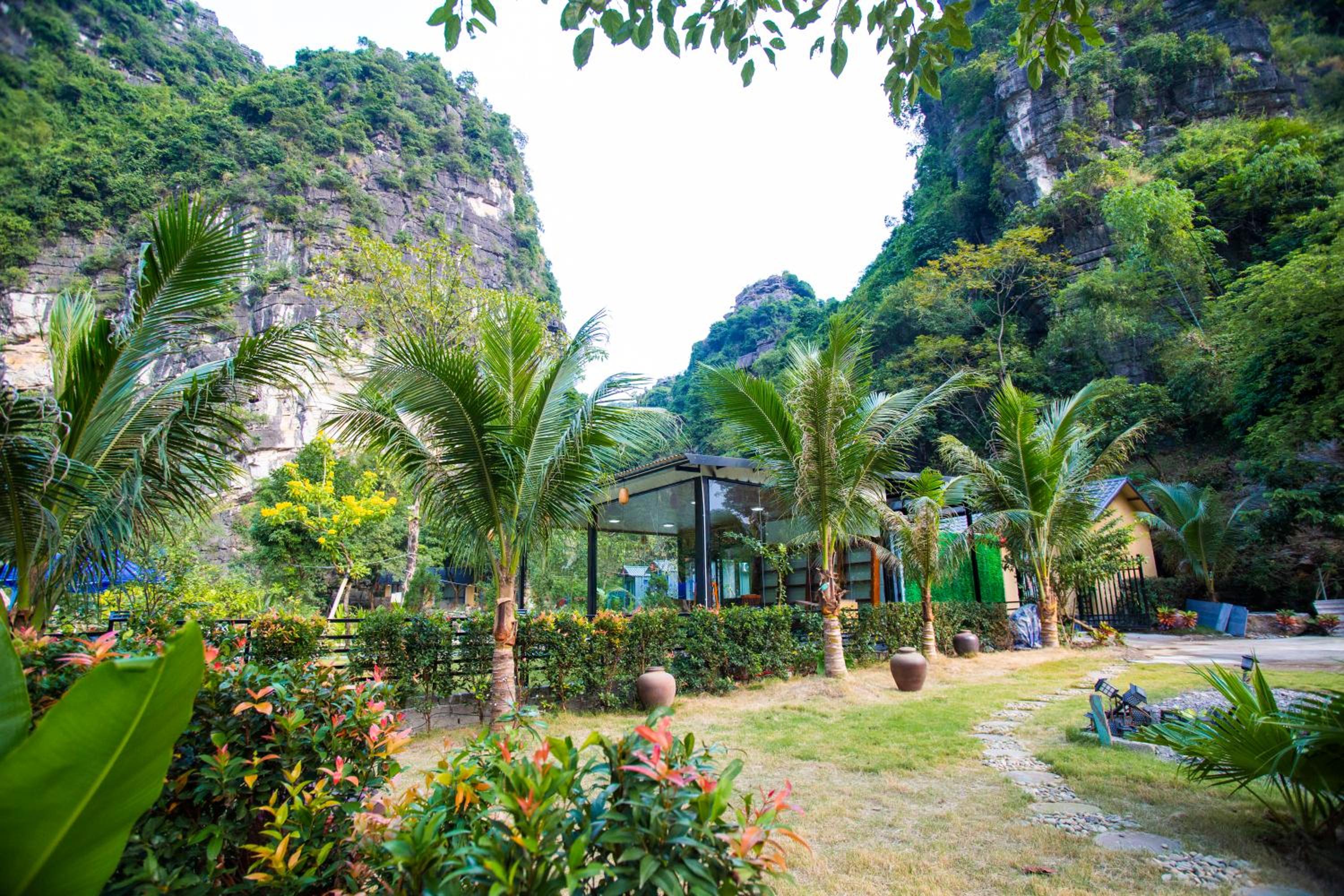 Hoang Minh Mountainside Villa