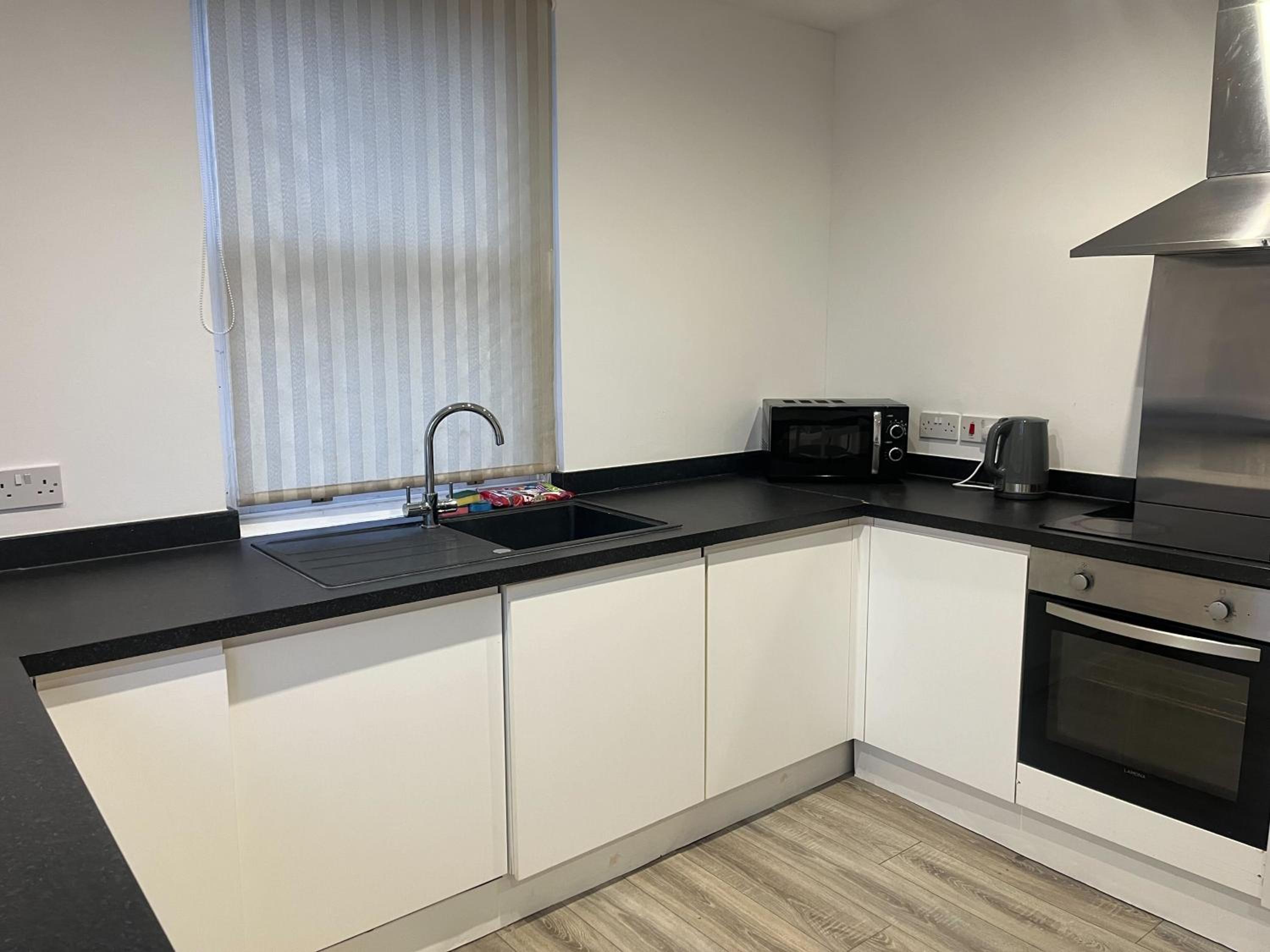 Stunning 2-Bed Apartment in Chelmsford view 3
