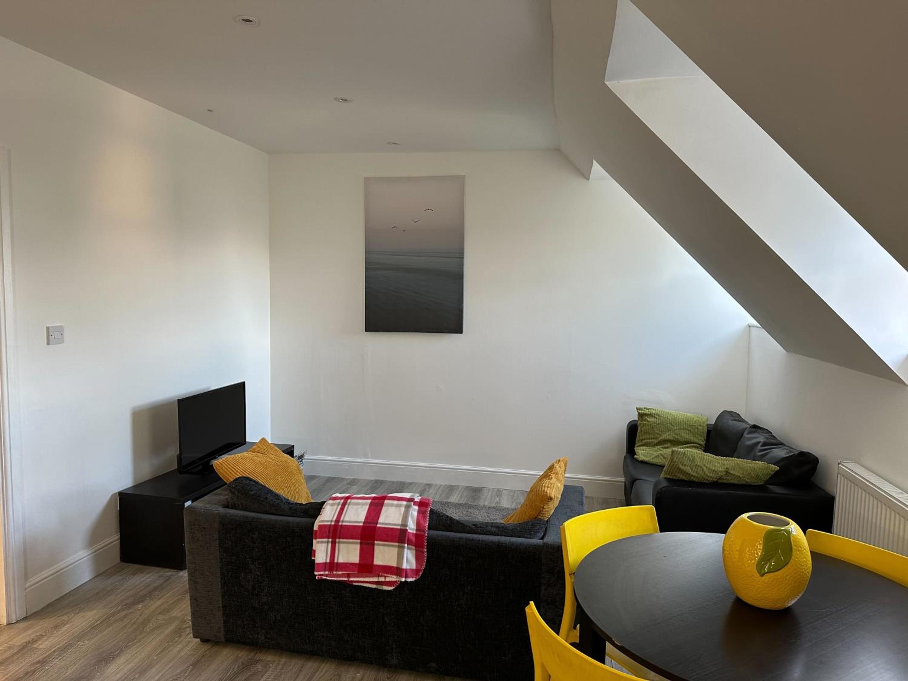 Stunning 2-Bed Apartment in Chelmsford view 2