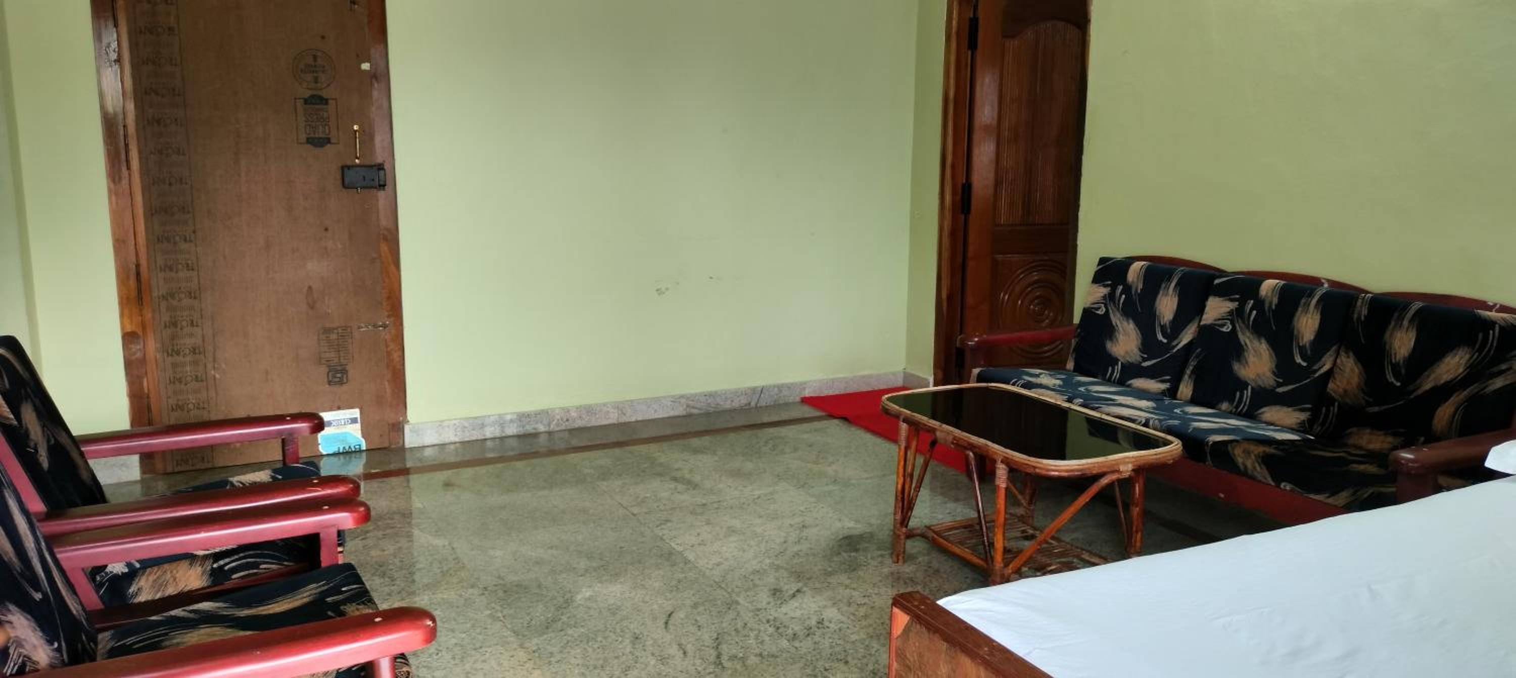 RAJA PALACE RESORT & MiNi Hotel