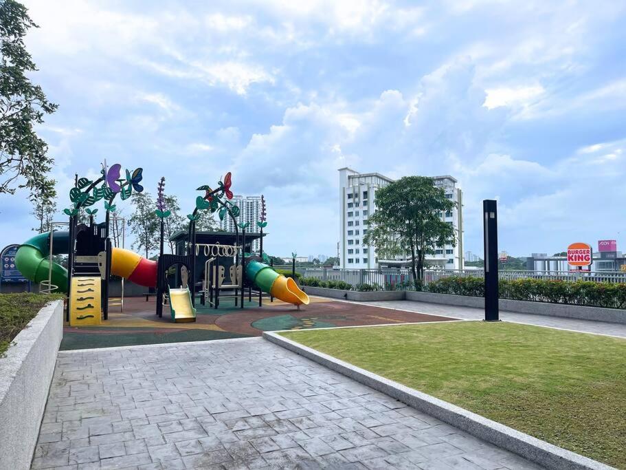 3Bed2Bath SkyLoft Bukit Indah JB