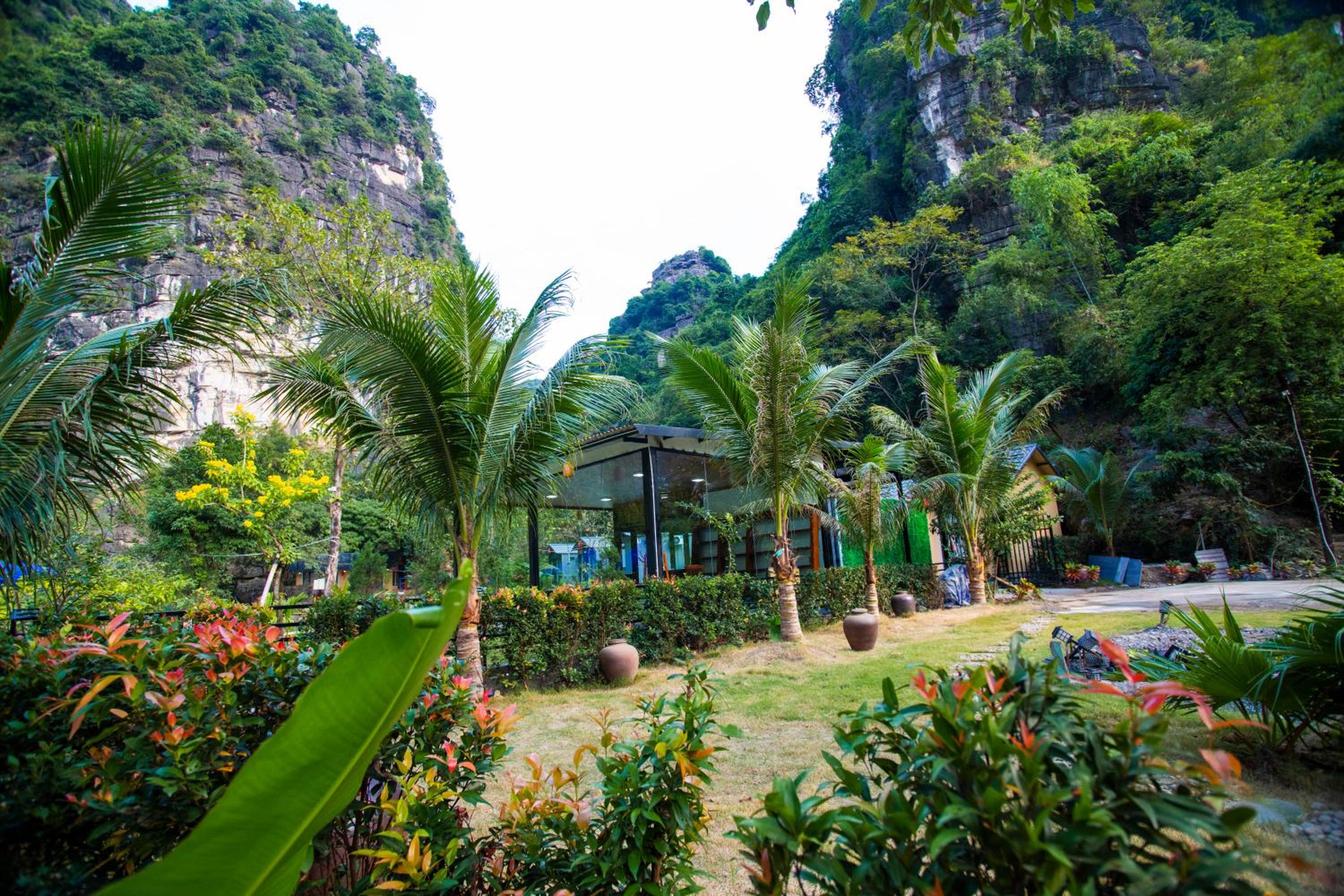Hoang Minh Mountainside Villa