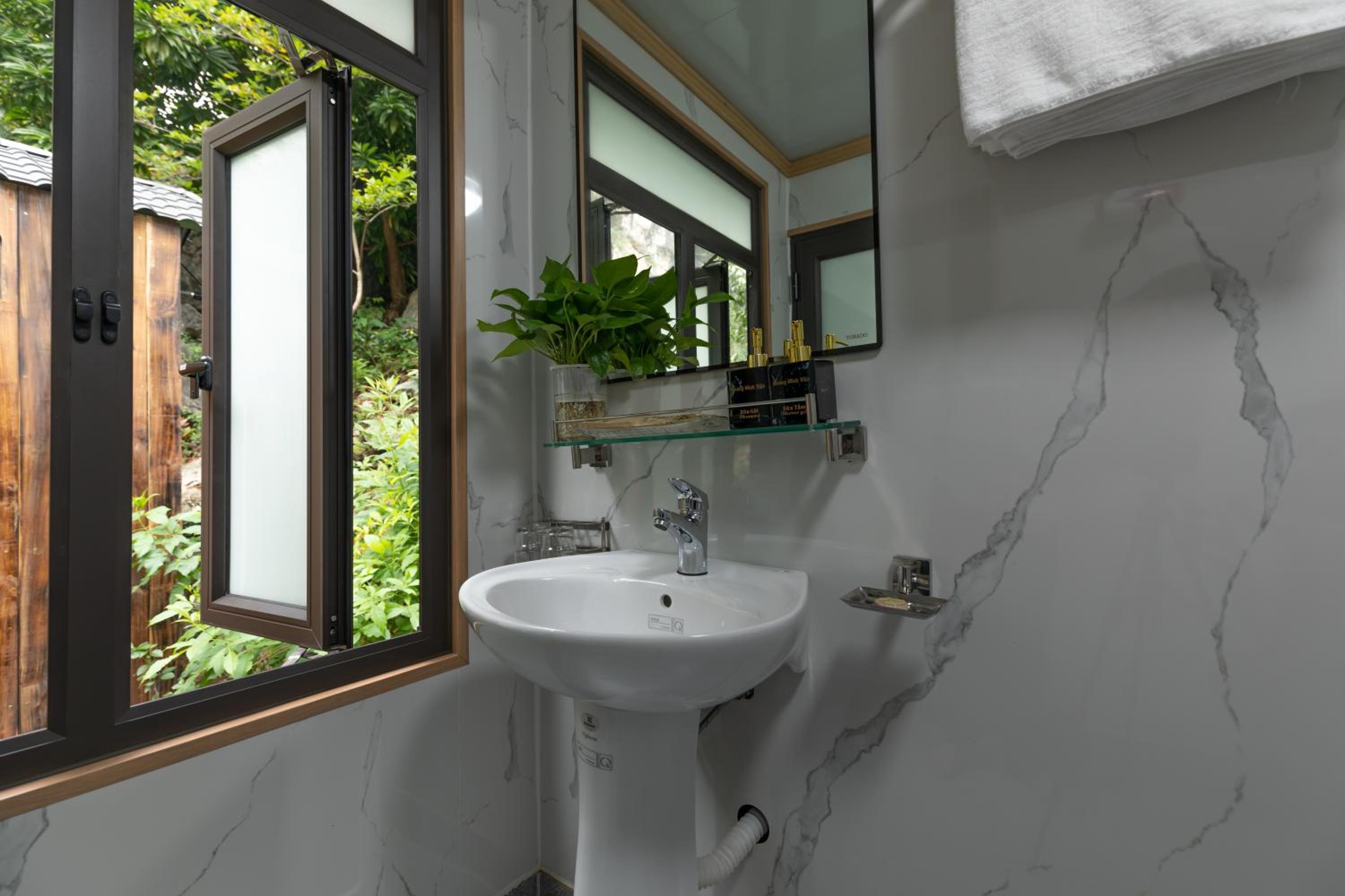 Hoang Minh Mountainside Villa