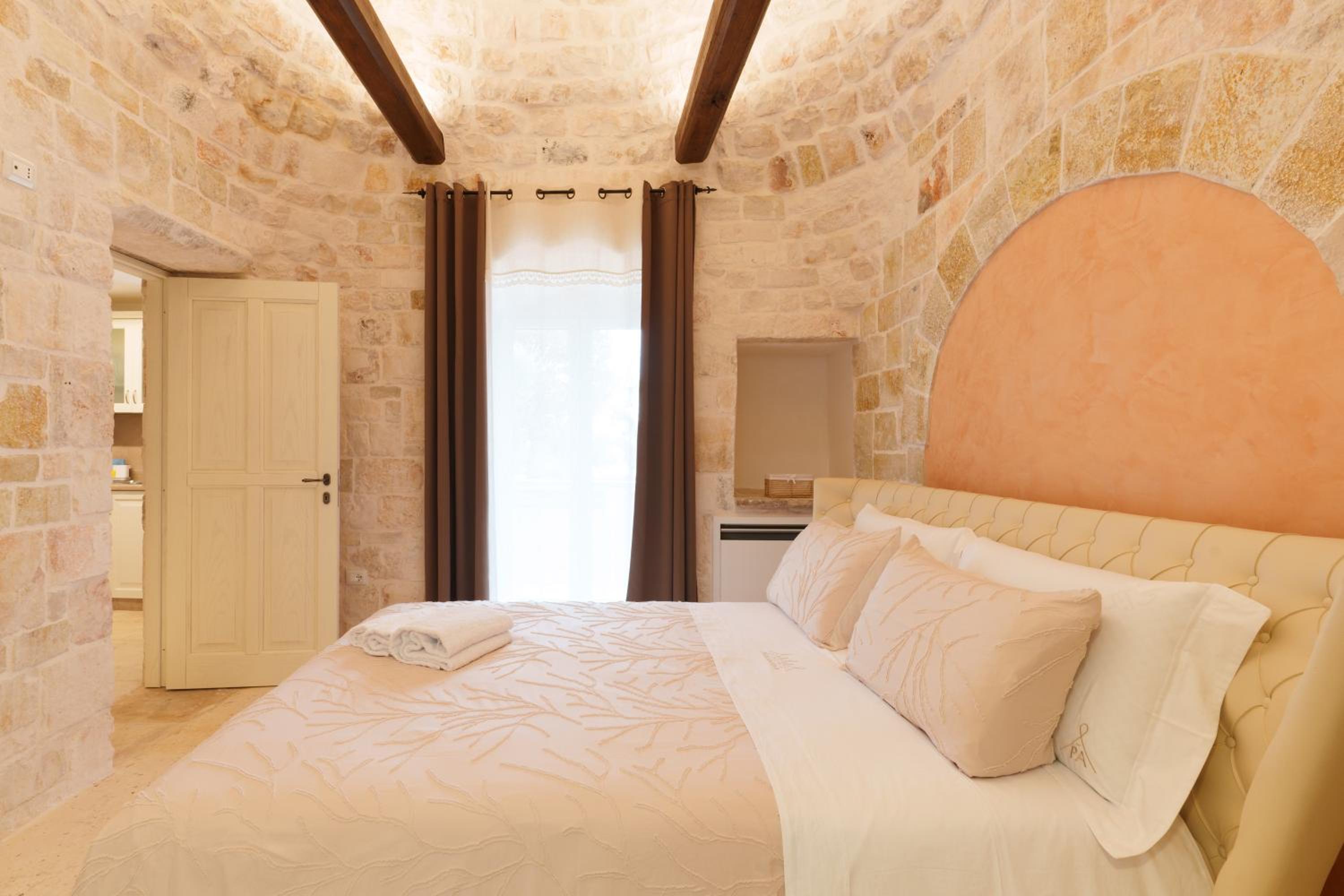 Trulli Petrantiqua con piscina