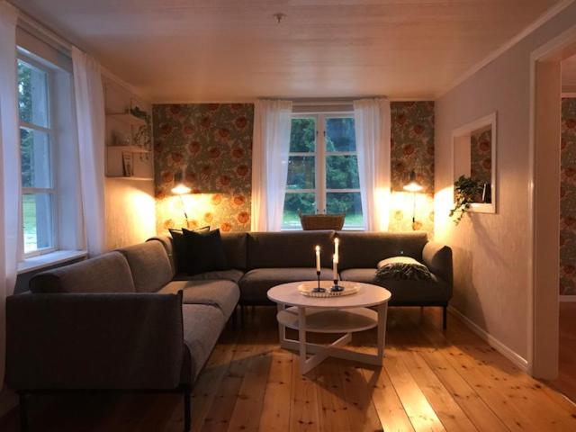 Hus Marie - schwedischer Waldhof in idyllischer Alleinlage mit Kamin